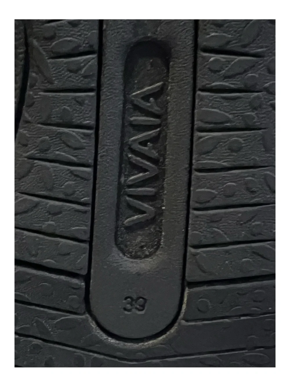 Vivaia women’s black